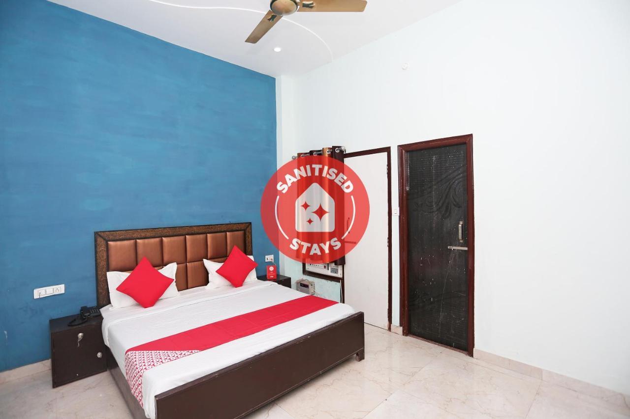 Oyo 29517 Hotel Barsana Palace Chhata Екстериор снимка