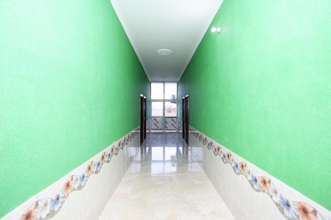 Oyo 29517 Hotel Barsana Palace Chhata Екстериор снимка