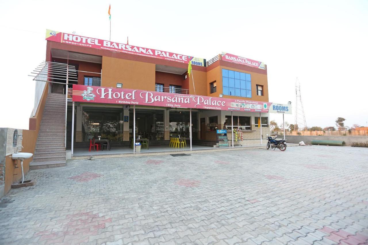 Oyo 29517 Hotel Barsana Palace Chhata Екстериор снимка
